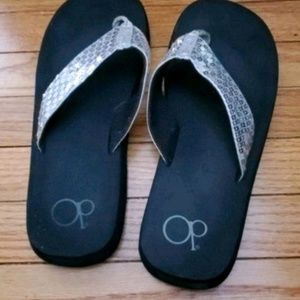 Sandals with sparkle